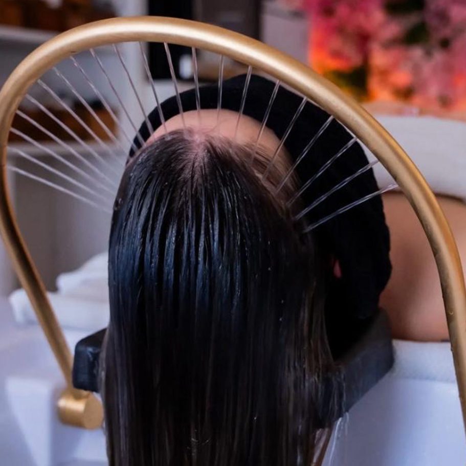 Relaxing Swedish Massage at Divine Lotus Woman receiving a relaxing Swedish back massage at Divine Lotus massage in Wolverhampton